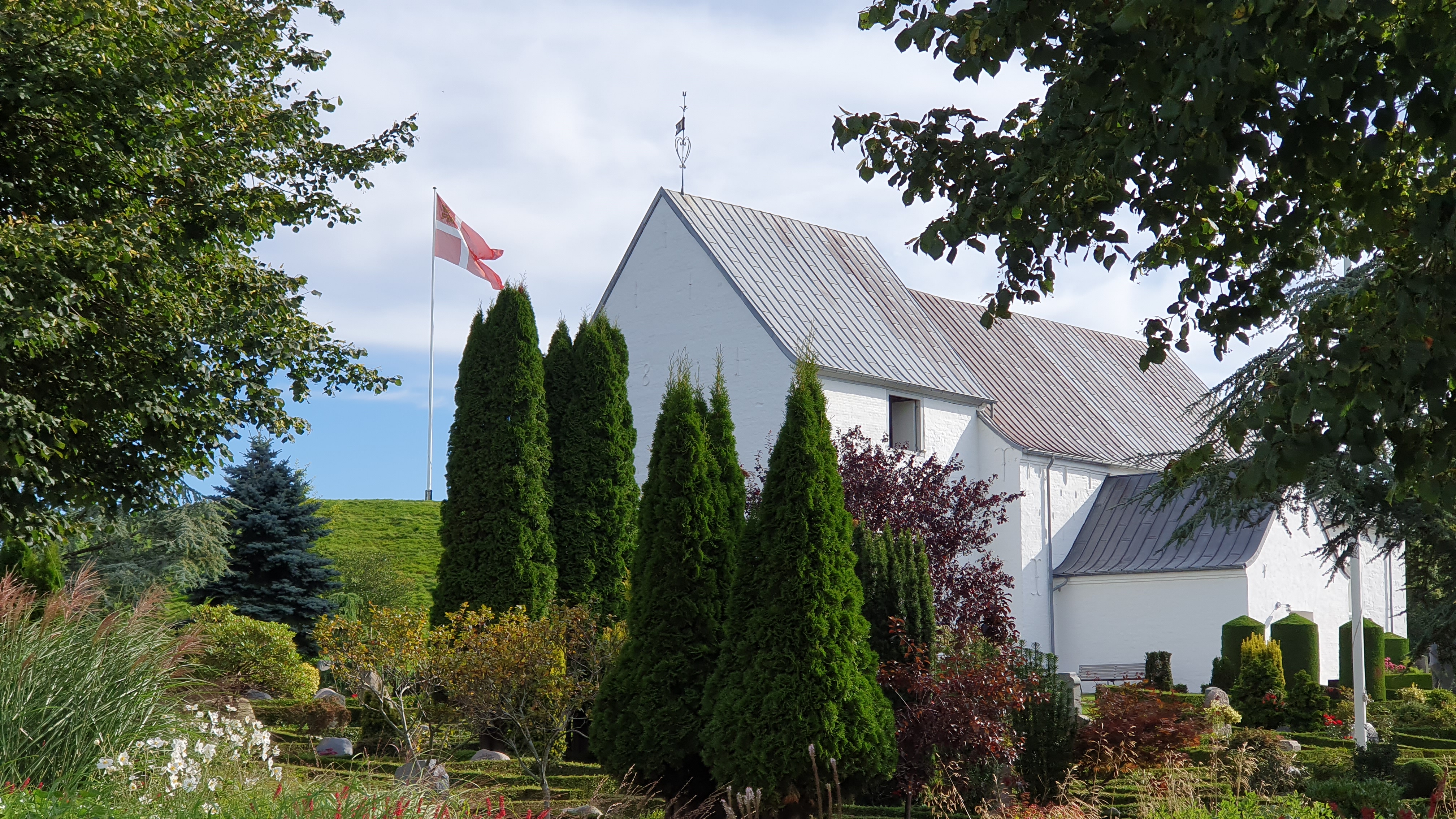 Jelling Kirke og nordhøjen